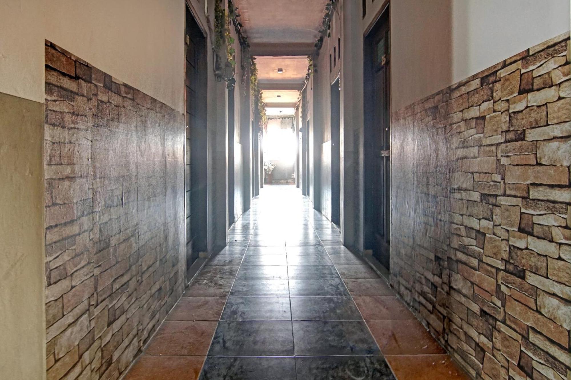 Super Oyo 90358 Poris Residence Syariah Tangerang Exterior photo